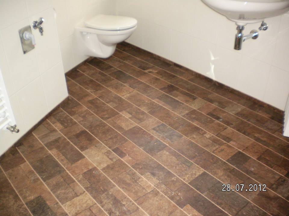 Korkparkett in Badezimmer und Nassbereich verlegen, Korkfussboden im Bad, Beispielfoto