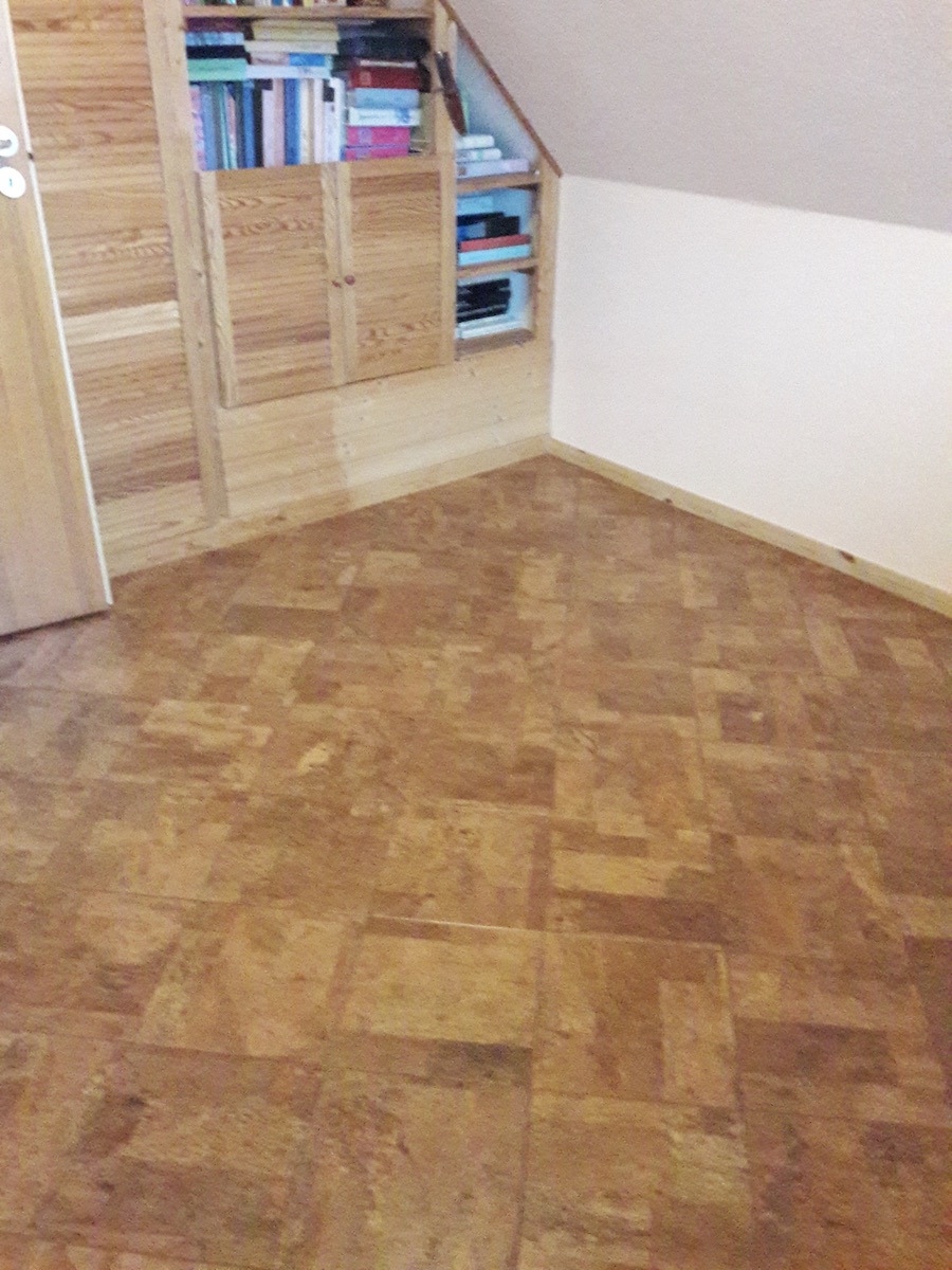 Korkparkett in Badezimmer und Nassbereich verlegen, Korkfussboden im Bad, Beispielfoto